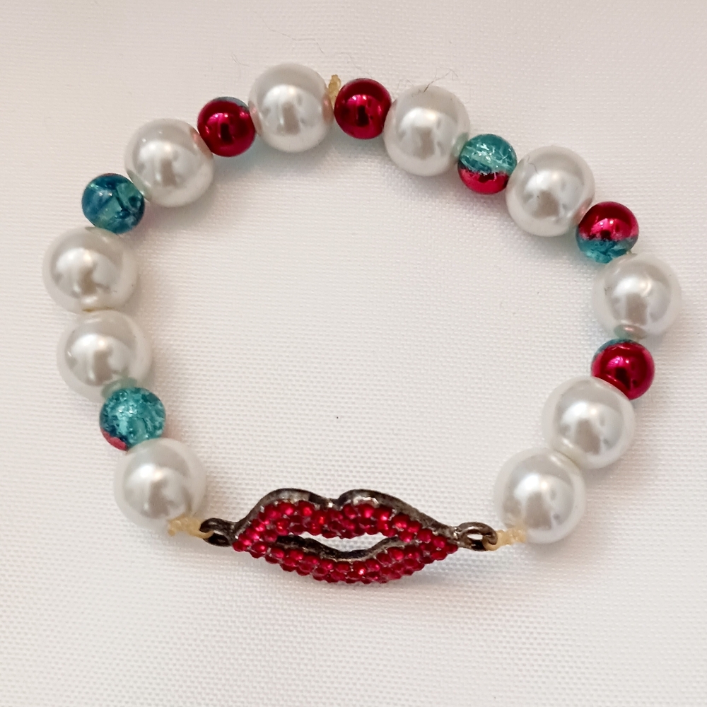 NEW!! Teen Bracelet Red, White &Turquoise Beaded Bracelet - Picture 3 of 3